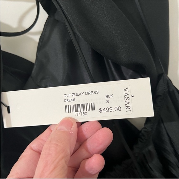 Delfi Collective Zulay dress similar Adele nicole - Picture 8 of 8